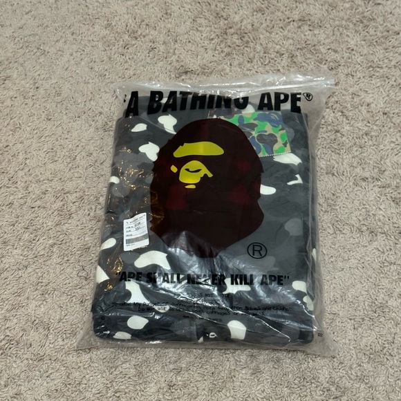 A Bathing Ape Shark Camo Hoodie - Picture 7 of 7